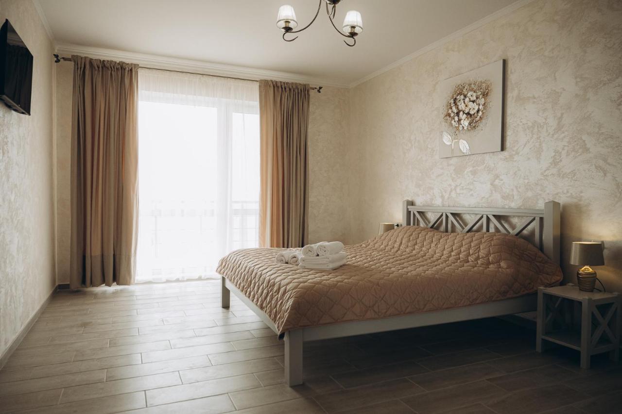 Три Слона Hotel Zatoka Exterior photo