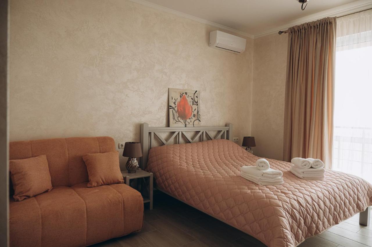 Три Слона Hotel Zatoka Exterior photo