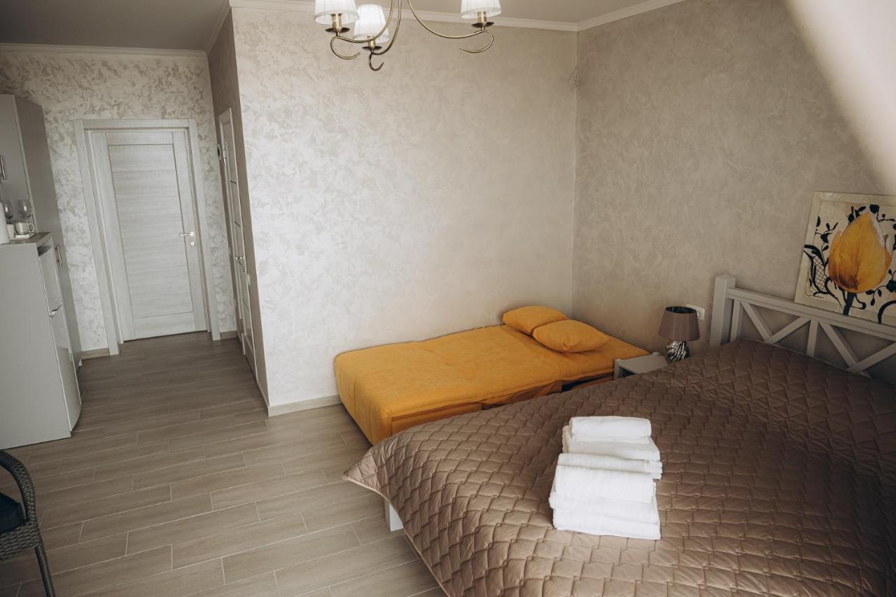 Три Слона Hotel Zatoka Exterior photo
