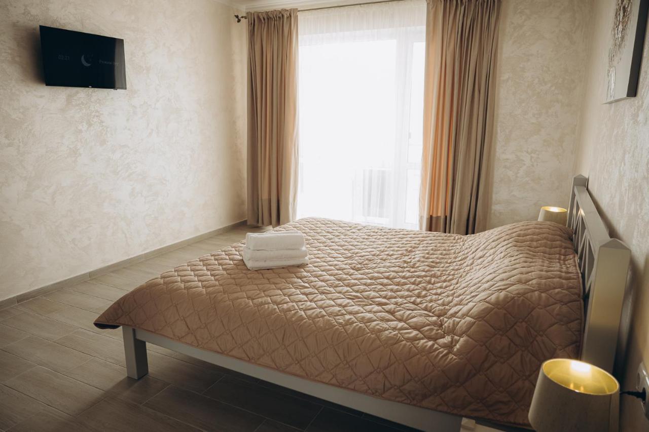 Три Слона Hotel Zatoka Exterior photo