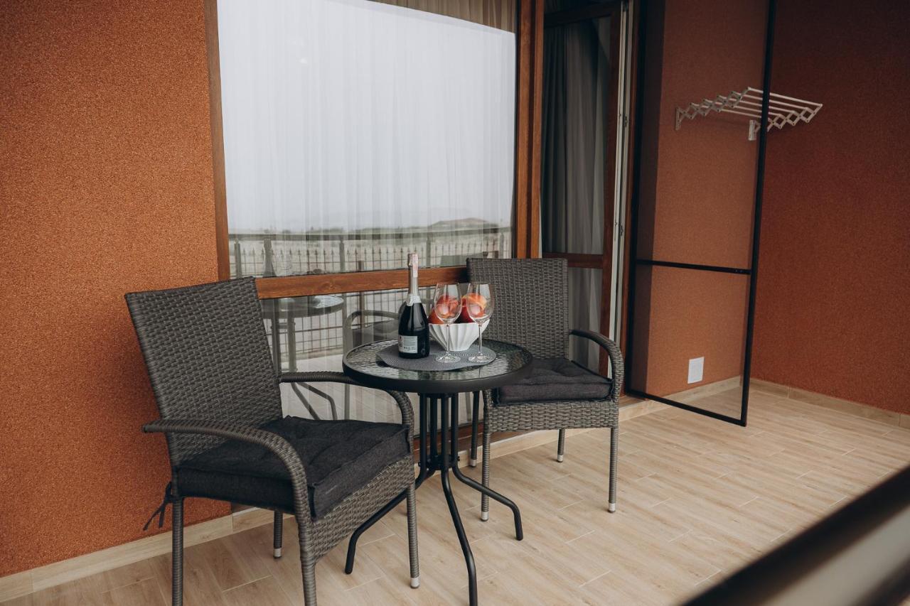 Три Слона Hotel Zatoka Exterior photo