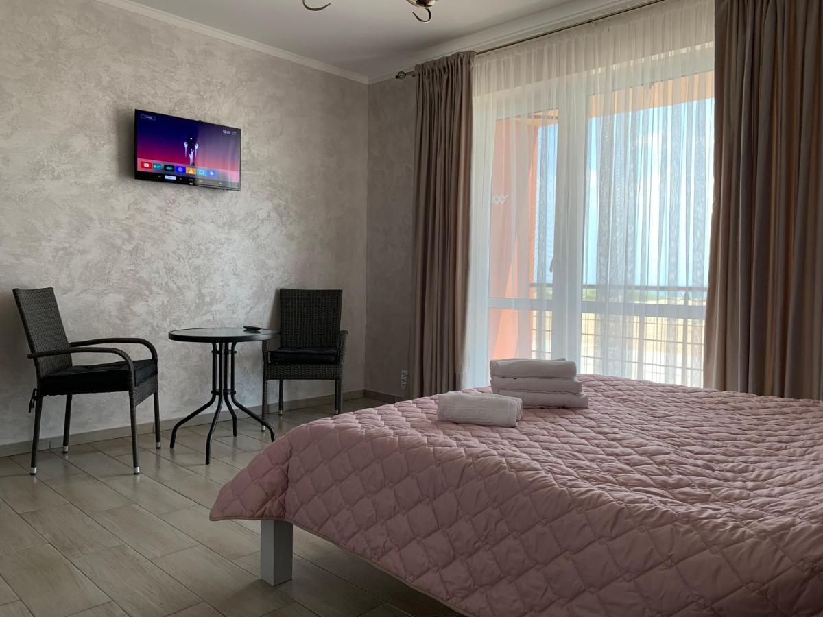 Три Слона Hotel Zatoka Exterior photo