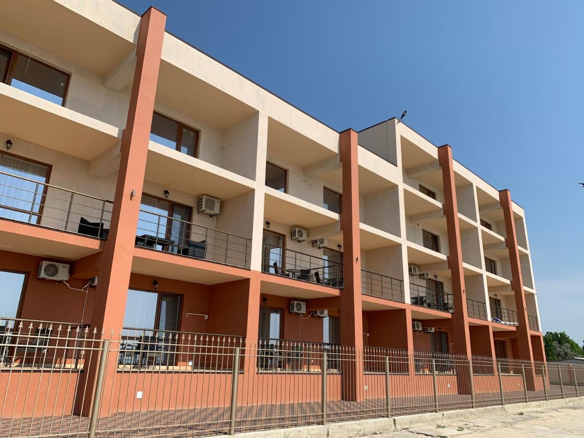 Три Слона Hotel Zatoka Exterior photo