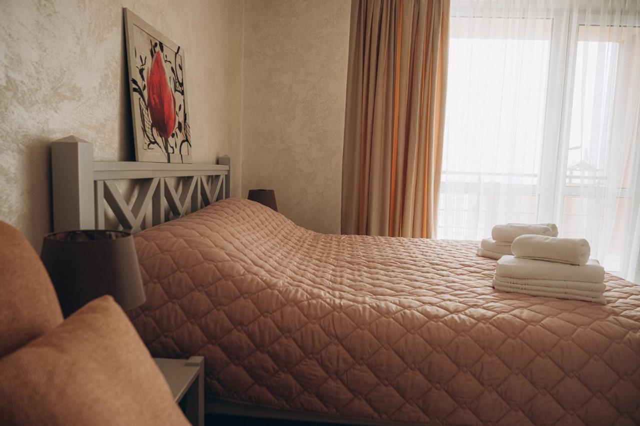 Три Слона Hotel Zatoka Exterior photo